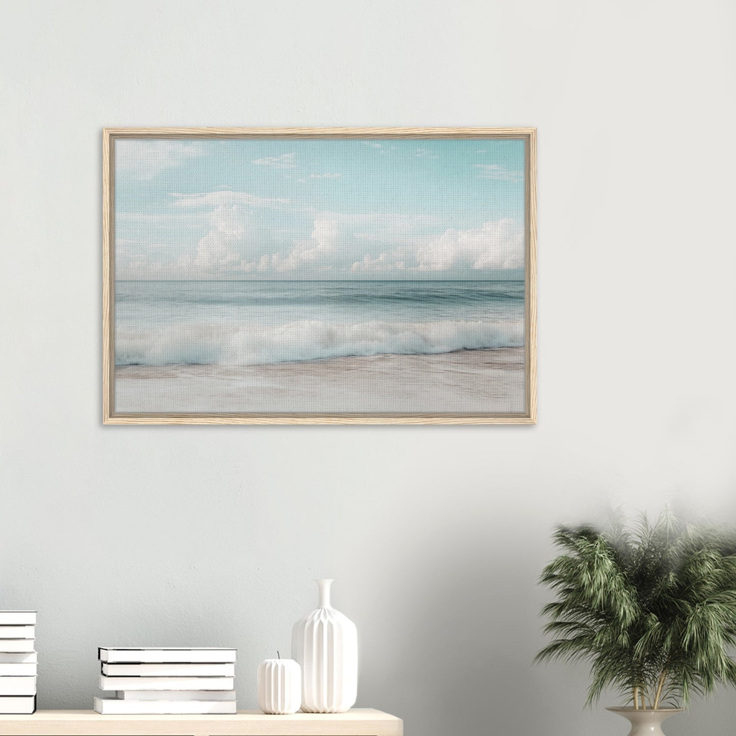 Sanfte Wellen am Strand | Gerahmte Leinwand - Pixara