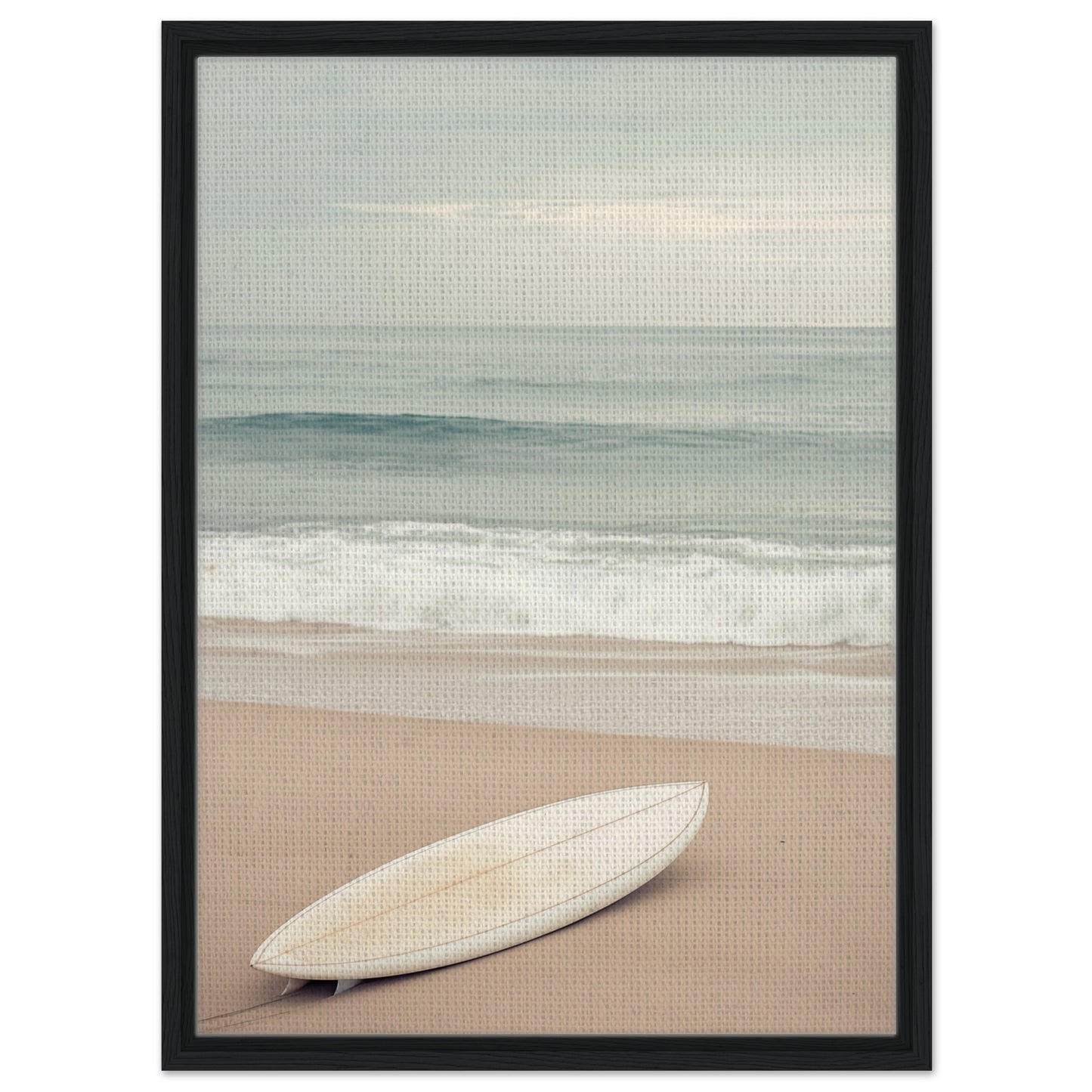 Verlassenes Surfbrett am Strand | Gerahmte Leinwand Schwarzer Rahmen 50x70 cm - Pixara