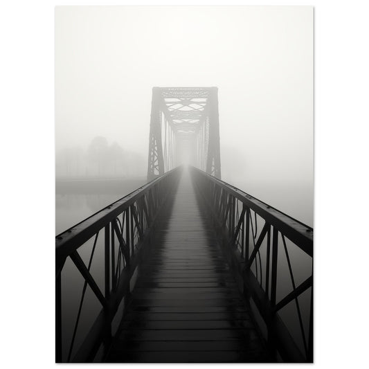 Poster „Nebelbrücke 2“ mit schwarzweiße Brücke, die in dichten Nebel führt, 13x18 cm