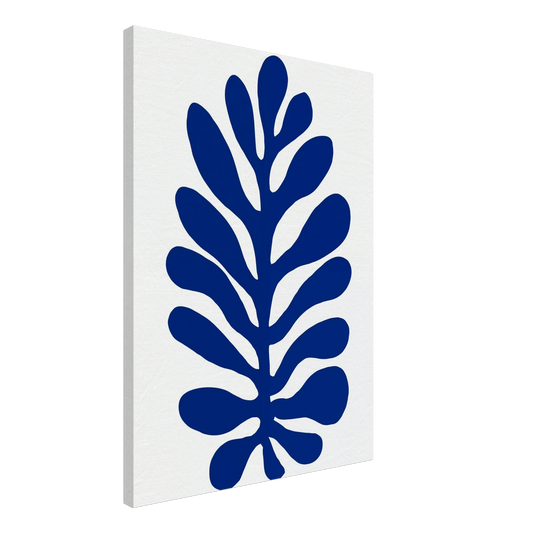 Leinwand „Matisse Leaf No. 1“ mit dunkelblaues organisches Blattmotiv im Matisse-Stil auf hellem Grund, 50x70 cm