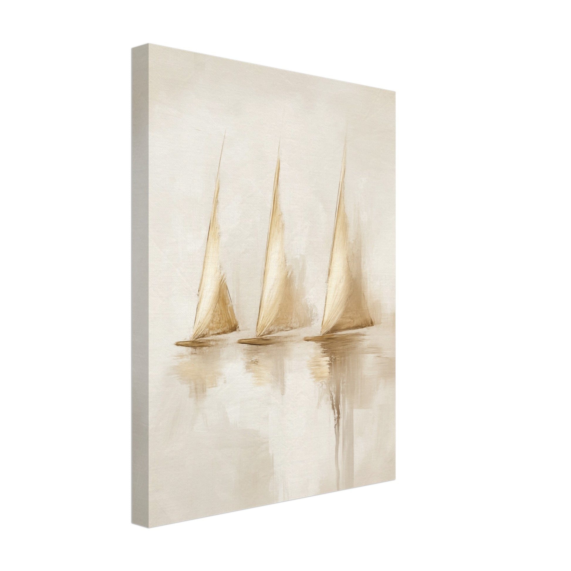 Leinwand „Ruhige Segel“ mit drei helle Segelboote in einer ruhigen, nebligen Meereslandschaft in Creme und Sand, 30x40 cm