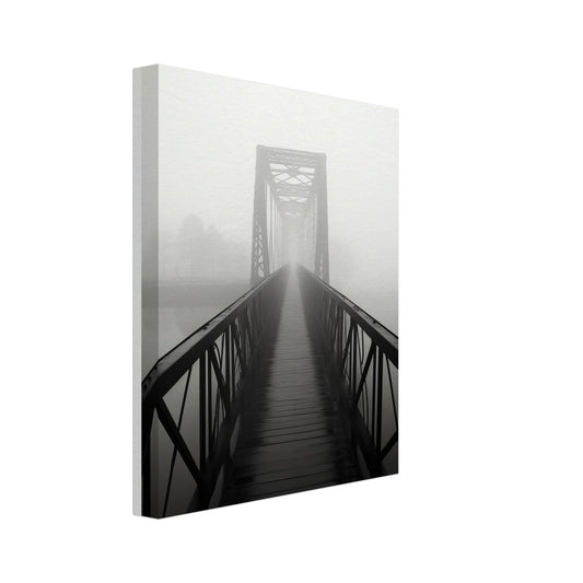 Leinwand „Nebelbrücke 2“ mit schwarzweiße Brücke, die in dichten Nebel führt, 20x25 cm