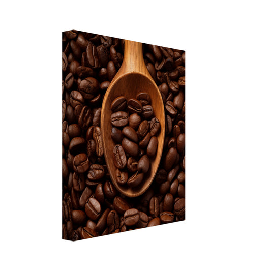 Leinwand „Kaffee-Refugium“ mit Kaffeebohnen mit Holzlöffel als detailreiches Stillleben in warmen Brauntönen, 20x25 cm