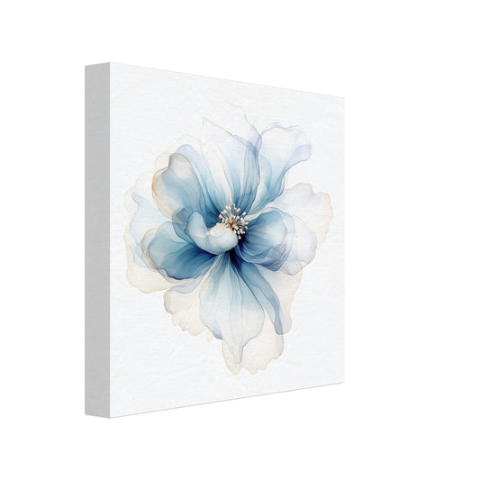 Leinwand „Aquarellblüte in Blau“ mit blauer Aquarellblüte mit weichen transparenten Blütenblättern, 20 × 20 cm